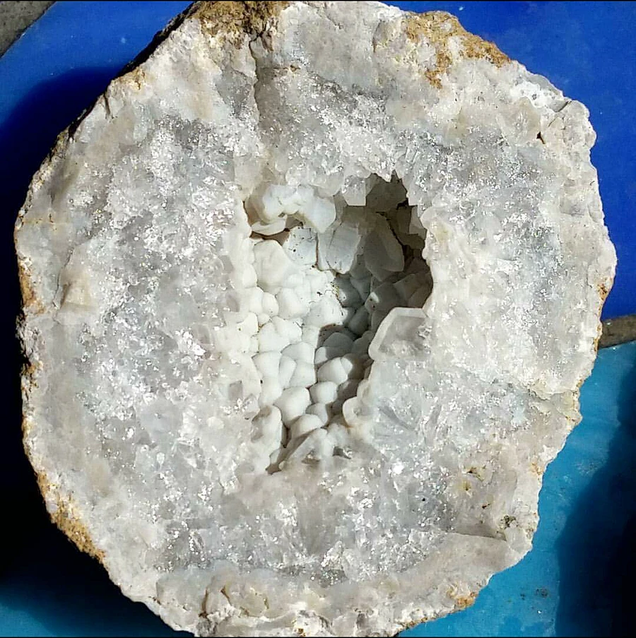 1 Pc. ☆ Quartz Druzy Geode Half Raw Specimen product image (1)