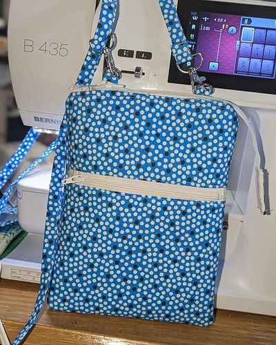 Used the #hopefulsling pattern by @fiercekittenz, my new @htvront heat press and my @brothersews Scan N Cut (to cut out the p...
