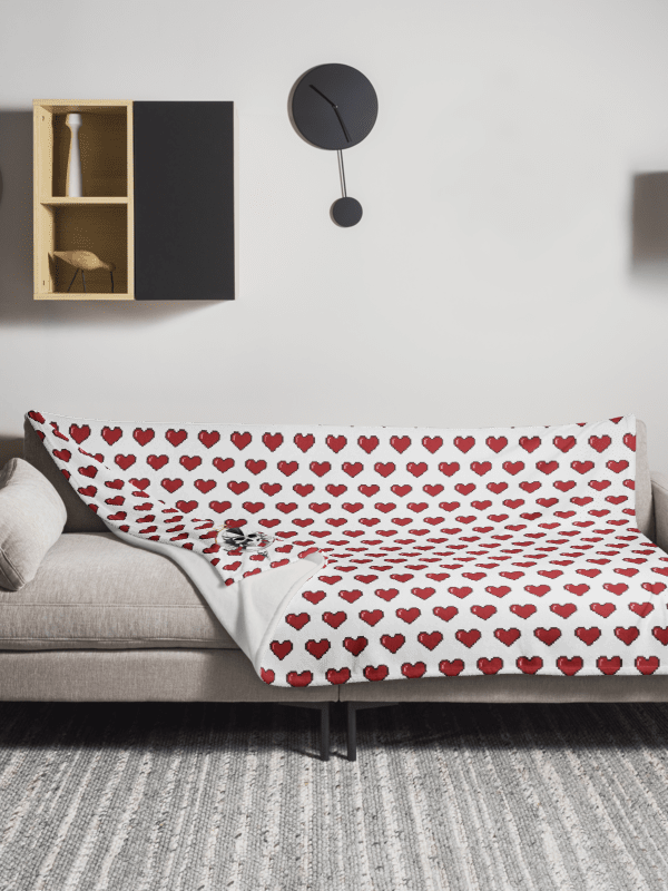 LOVA - Heart Blanket product image (2)