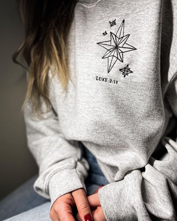 Luke 2:18 sweatshirt product image (1)
