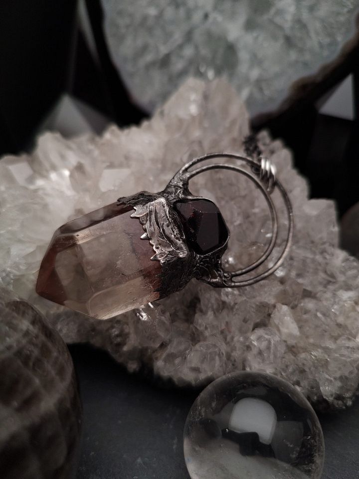 Sorcery Talisman - Smoky Titan product image (2)