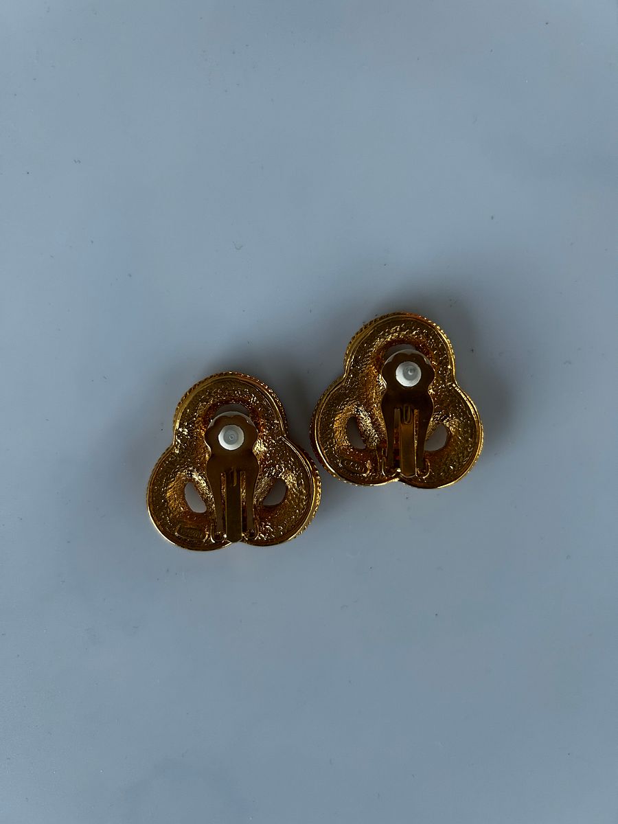 Vintage Avon Gold Tone Rhinestones Clip On Earrings product image (4)