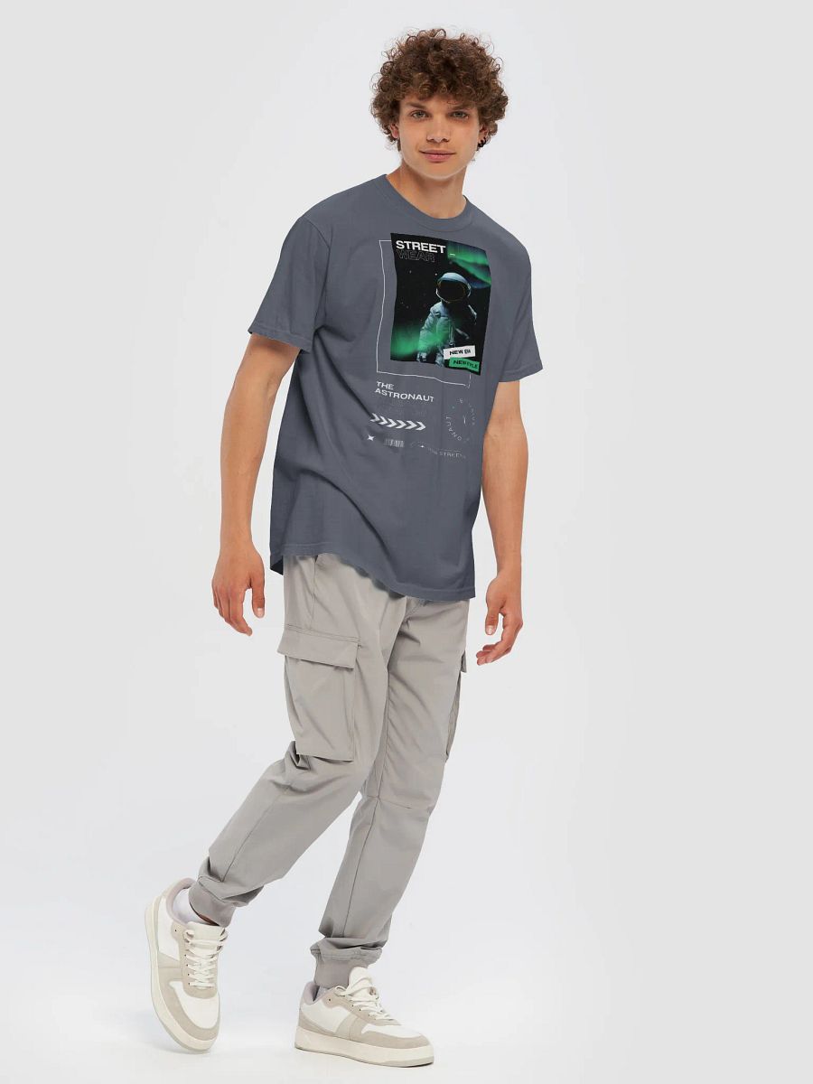 Astronaut Street Style T-Shirt product image (25)