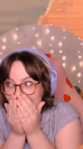 transitioning to OBS has been going well…🥲 3 alerts for the price of 1 baybeee 💅

#smallstreamer #smallstreamercommunity #ani...