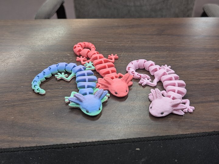 Articulated Axolotl product image (2)