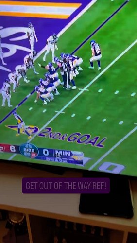 What was this ref doing?! 🥴🥴🥴

#minnesotavikings #nfl