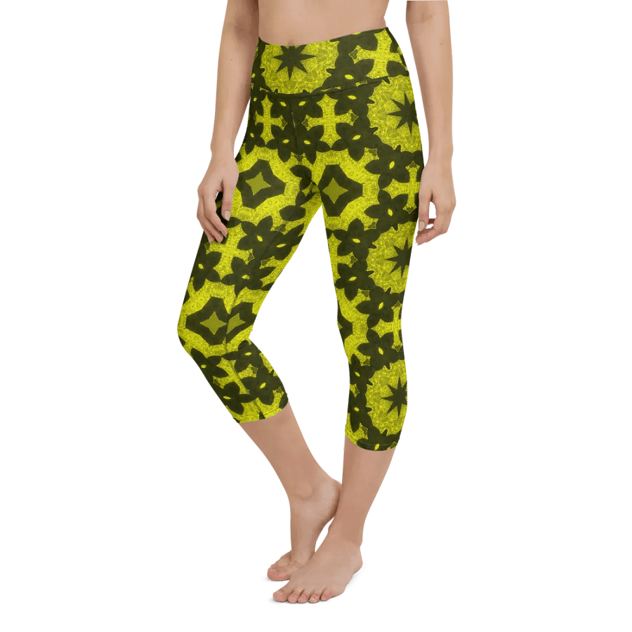 Mandala Octagon Capri Leggings product image (12)