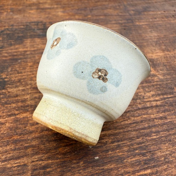 🎎 Small Japanese Sake Cup (Guinomi) with Bamboo Motif – Mid-Showa Era – Japan Antique Roadshow product image (1)