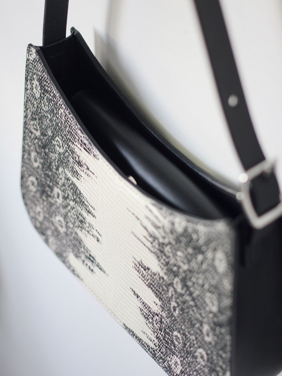 Lizard-embossed Leather Shoulder Bag – S product image (10)