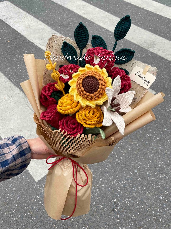 Crochet Knit Bouquet Of Flowers For The Garden product image (1)