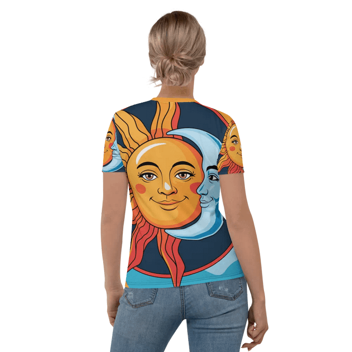 Graphic T-shirt product image (1)