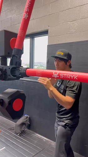 Who says dummies don’t hit back? 👀🤖
Training with the robot striker to sharpen timing, accuracy & reflexes — anytime, anywher...