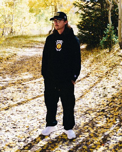 Joined @spacestationgaming as Design Lead! 🛸 

My first projects were the HCS SLC Badges, Halo and R6 merch lines, and the Wo...