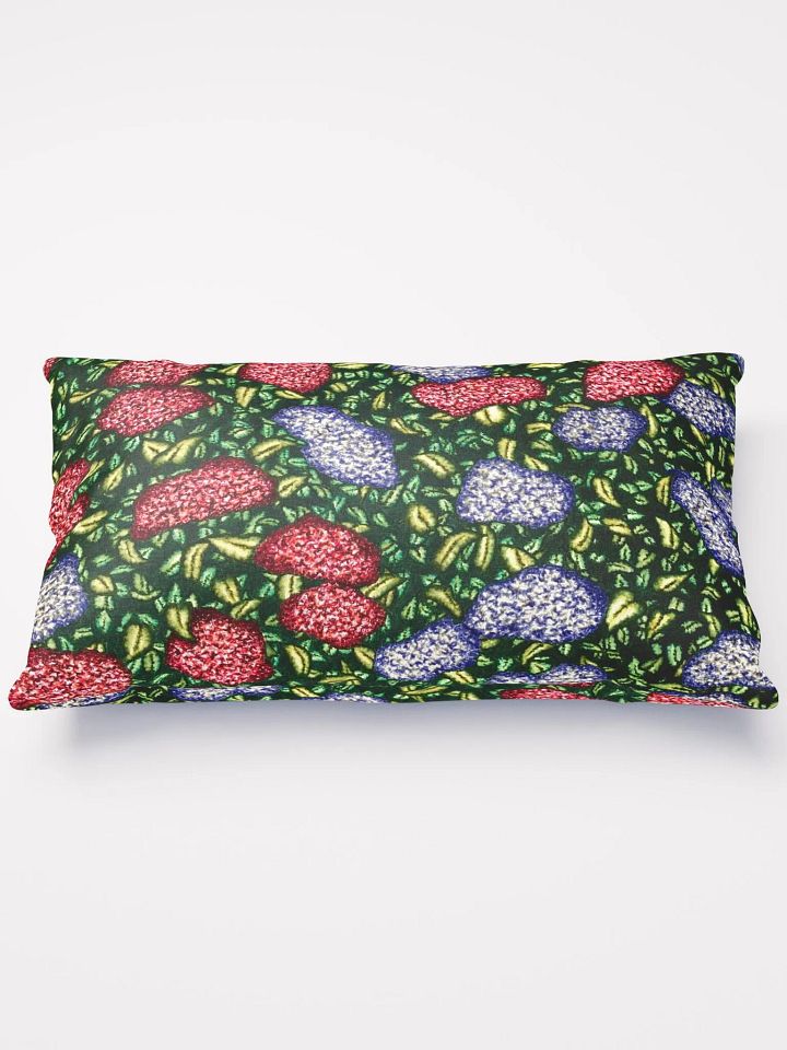 HYDRANGEAS III pillow product image (1)