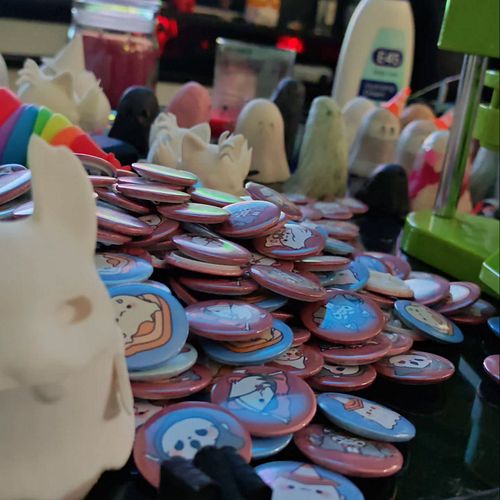 436 badges made, suitcase mostly packed, now to for finish the ghosts for #animecon 

If I have time...and this is a huge if!...