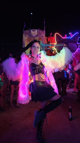 Wishlisting this reversible LED coat 💜 Thanks for letting me dance in it @furor.lux what better way to make a girl shiiiine ✨...