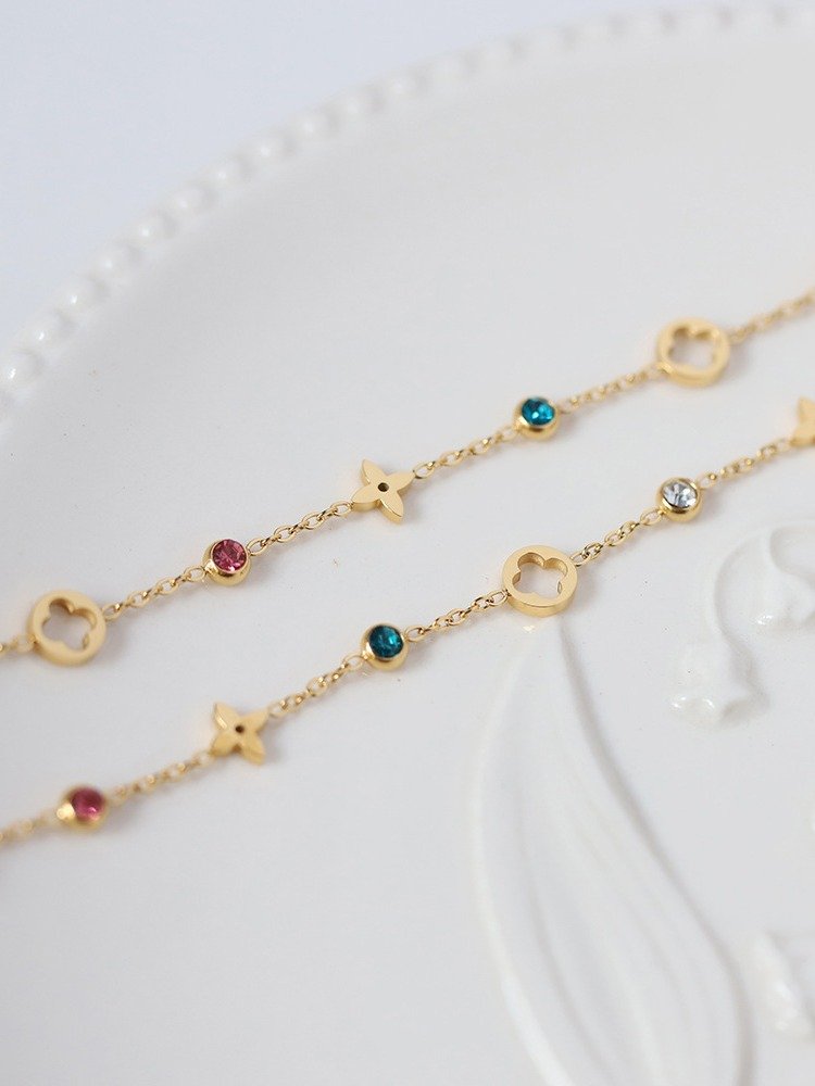 Diamond Four-Leaf Flower| 18K Gold Plated product image (11)