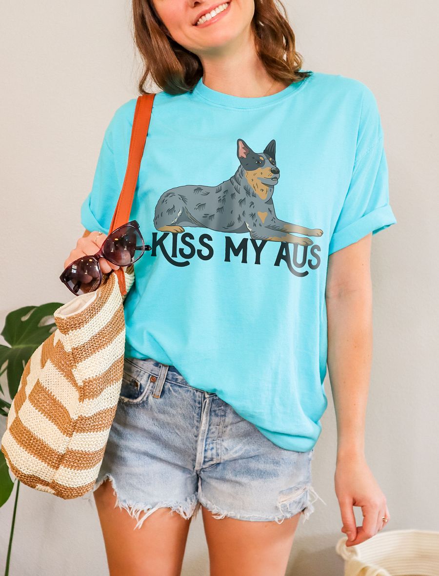 Kiss My Aus T-Shirt of an Australian Cattle Dog | Funny T-Shirt for Blue Heeler and Herding Dog Owners product image (1)