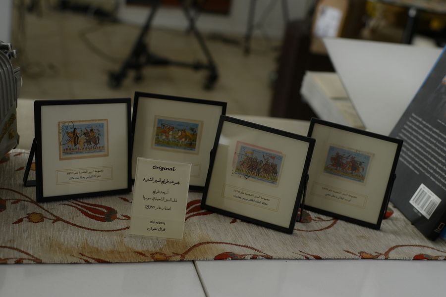 مجموعة طوابع "السير الشعبية" النادرة product image (7)