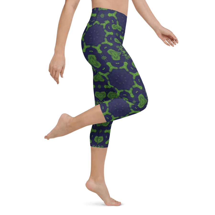 Tropical Vibe Capri Leggings product image (4)