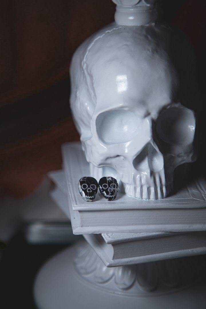 Black Skull Studs product image (1)