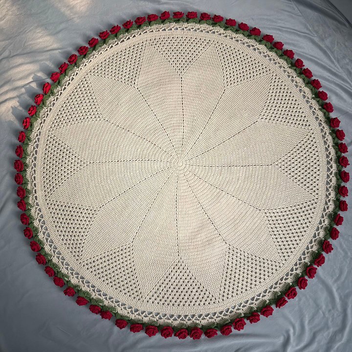 Crochet Rose Blanket | A Cozy Throw That Folds Into a Bouquet product image (1)