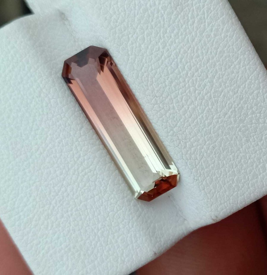 BI-COLOR AFRICAN TOURMALINE VVSI GRADE LOOSE GEMSTONE EMERALD CUT, 3.90 CARAT product image (10)
