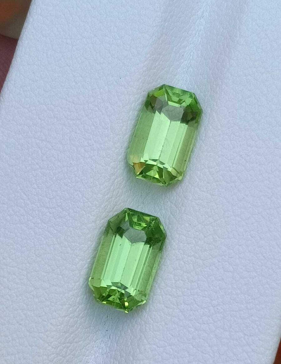 PERIDOT PAIRS LOOSE GEMSTONE FOR JEWELRY EMERALD CUT FROM PAKISTAN, 4.65 CARAT product image (6)