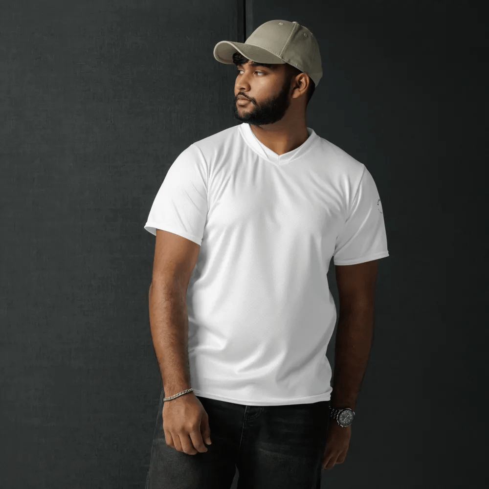 V-aukkoinen T-paita teknisestä kankaasta. Unisex-malli. product image (7)