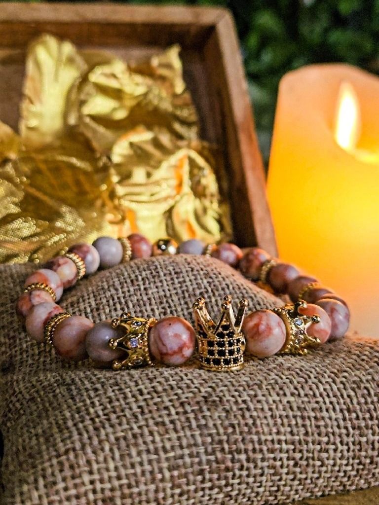 The Armored Kingdom Pink Petal Crown Stone Bracelet product image (2)
