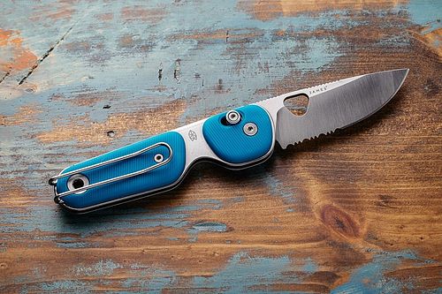 We’ve been playing with @thejamesbrand Redstone #knife and we gotta say, definitely a keeper!

Photos by @ohannieoakley 

#kn...