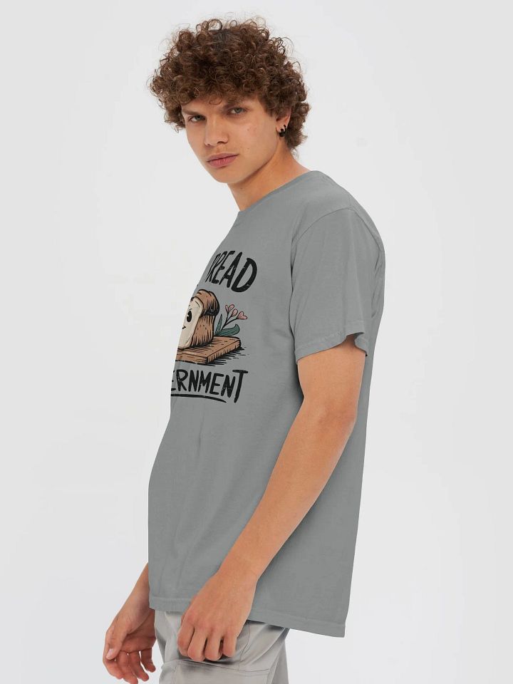 Bake Bread and Don't Trust the Government: Vintage Tee product image (2)