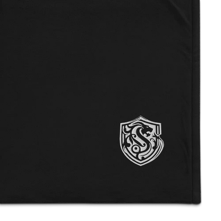 SipsOnMe Premium Sherpa Blanket – Luxurious Comfort with Embroidered Lion Crest product image (1)