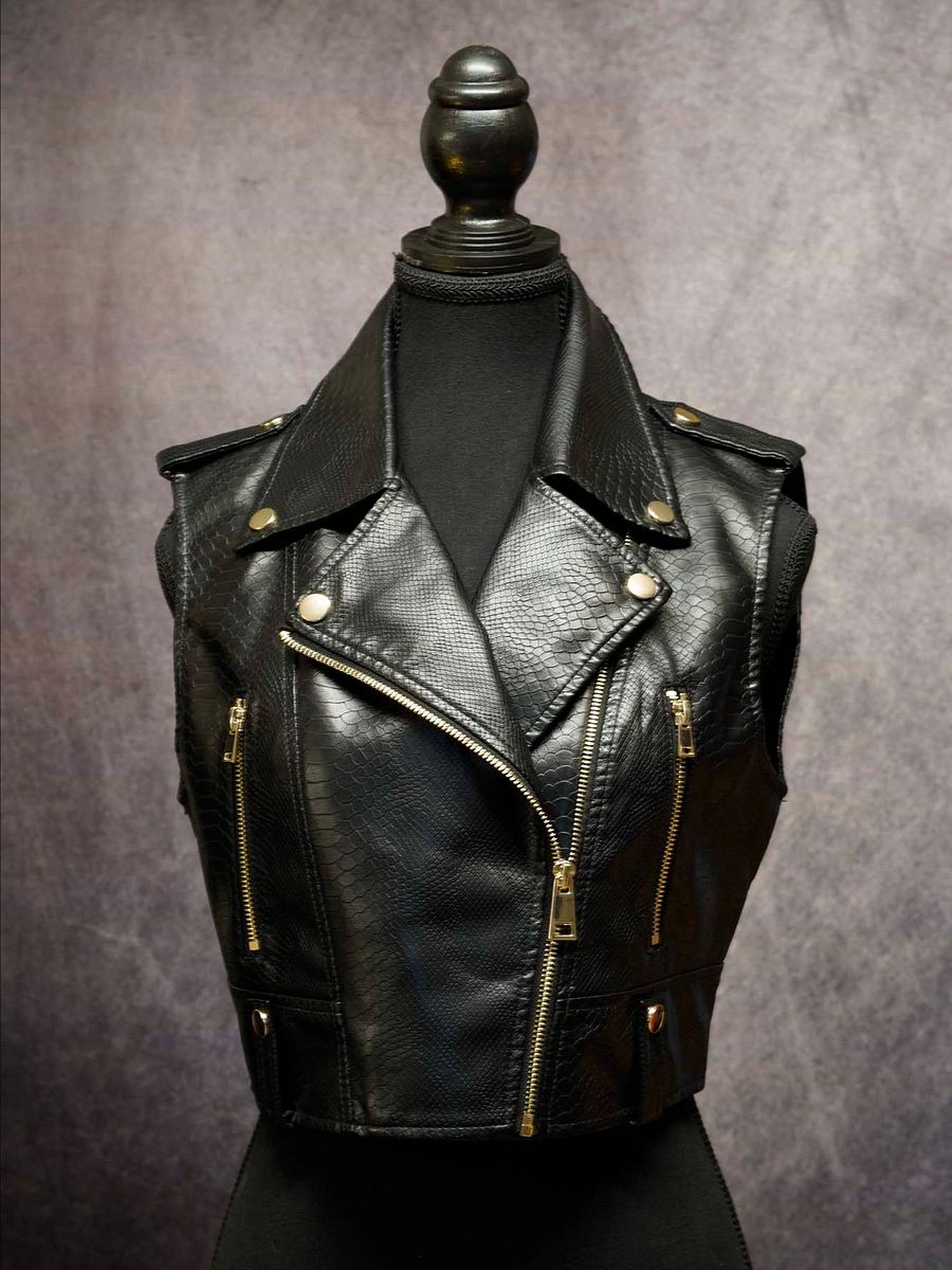 CP 2077 - Arasaka Luminous Rocker Vest [Prebuilt Design] product image (3)