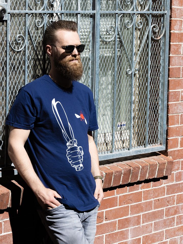 Fly swatter - T-shirt product image (1)