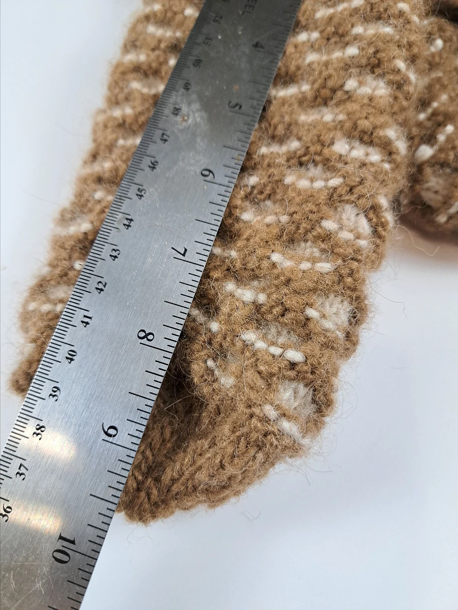 Hand Made Wool Newfie Mittens - Medium - Honeycomb Pattern product image (4)