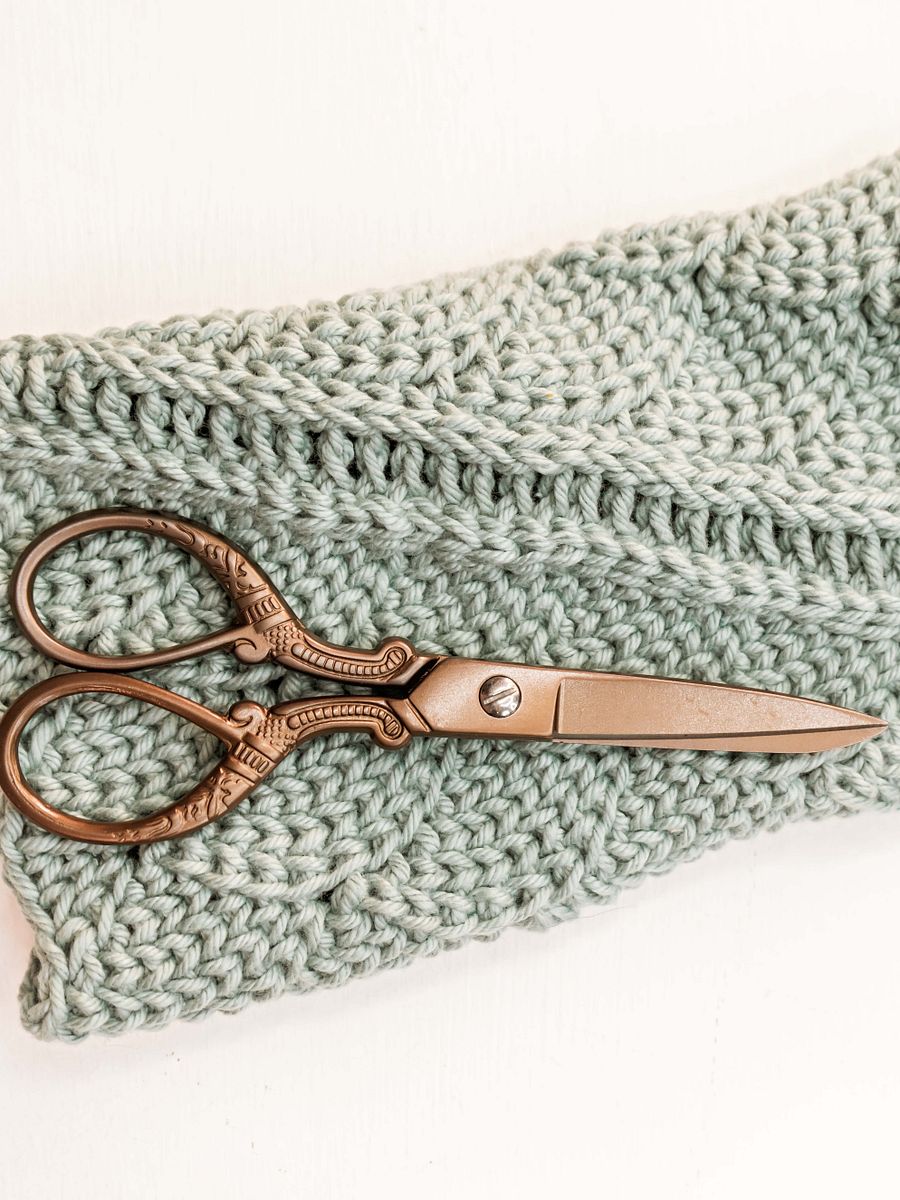 Happily Ever After Crochet Clutch Pattern - Learn to Steek! product image (3)