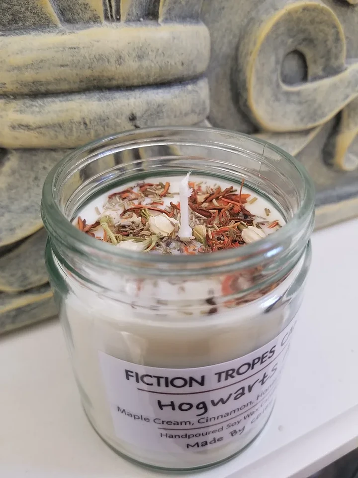 Hogwarts AU Candle (Fiction Tropes Candles) product image (2)