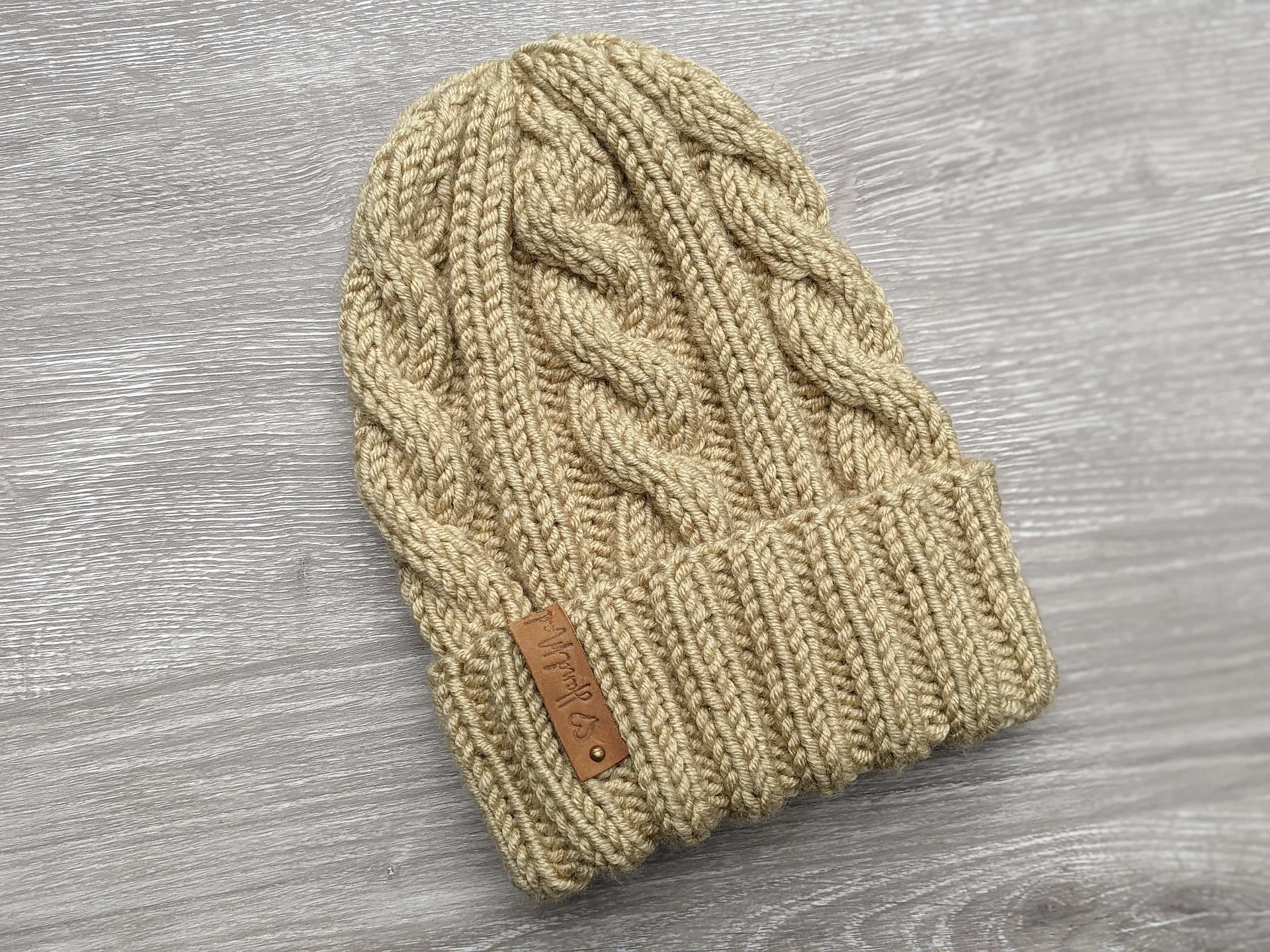 Crème Brûlée Cable Hat Knitting Pattern (Circular Needles) product image (10)