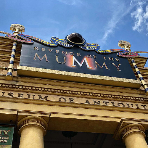 Revenge of The Mummy💥Such an underrated ride!
Who else is celebrating The Mummy’s 25th anniversary this year?!