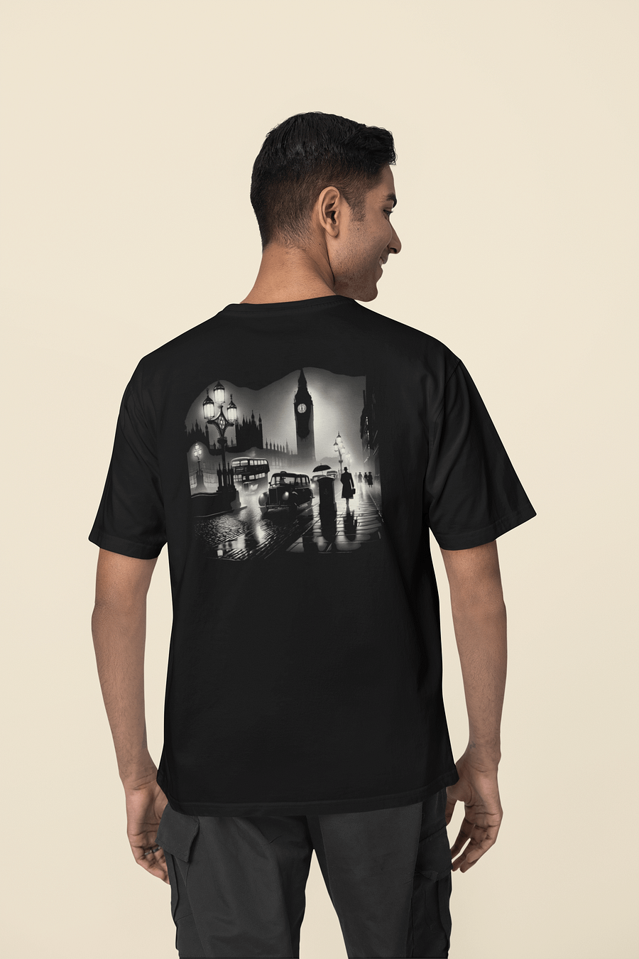 Misty London Nights: Vintage Noir Scene (Mens Tee) product image (3)