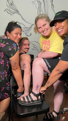 Happy Birthday @botanicallybe!!!! 🪴✨
Finally sharing this masterpiece from when we all got plant tattoos 😅 
We miss you and c...