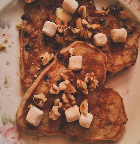 I know, I know. She's an Instagram girlie. BUT I MADE HEART PANCAKES!! 
Walnut, peanut butter, banana pancakes with nutmeg an...