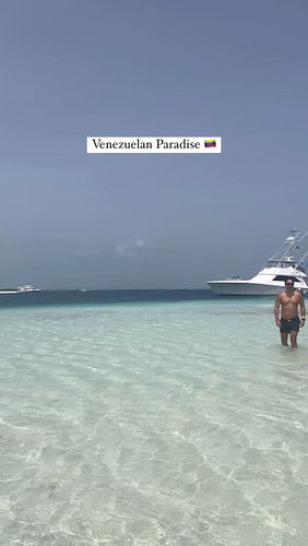 Los Roques: A hidden paradise in Venezuela 🇻🇪 🌊🏝️ ⁣
⁣
Most people won’t believe it, but this untouched gem is even more exclu...