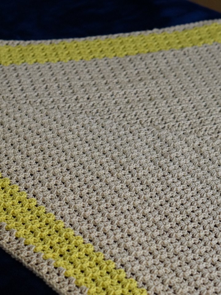 Granny V stitch triangular shawl pdf pattern product image (1)