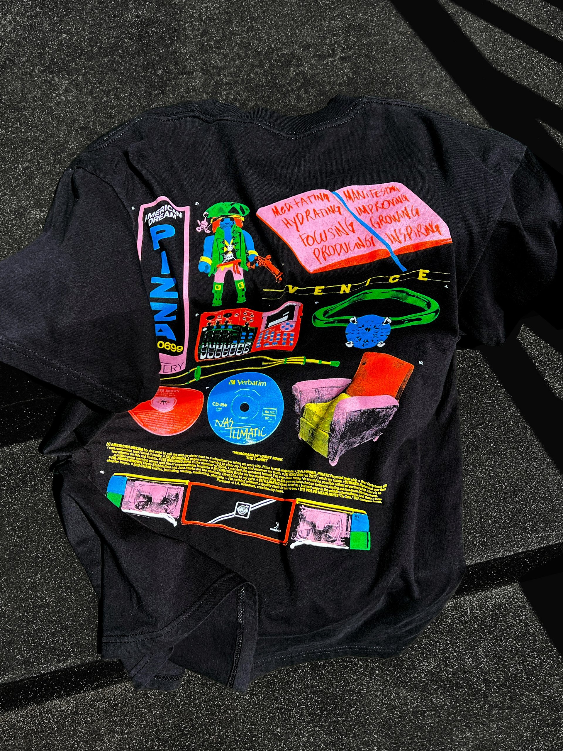 The T-Shirt | Memorabilia product image (4)