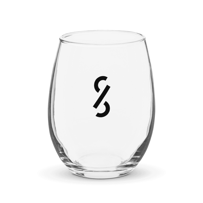 CLAUDY BEATS WINE GLASS