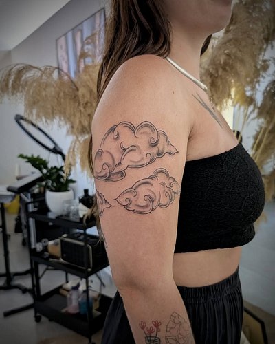 mORe cLoUdS 

for the lovely @kenzie.tatz ☁️ always happy to see you and tattoo you 🤍🤍🤍☁️☁️☁️

#clouds #cloudtattoo #cloudsta...