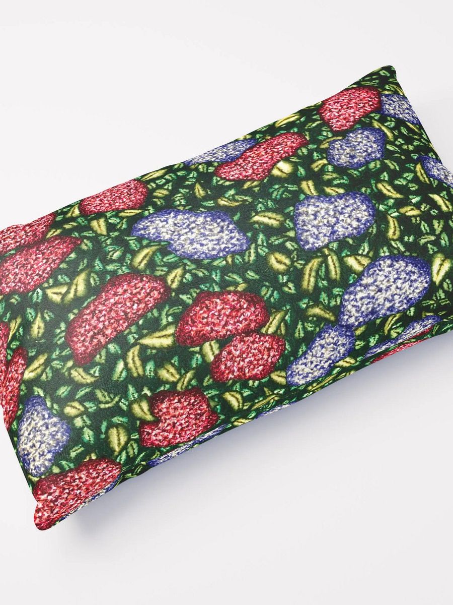 HYDRANGEAS III pillow product image (4)