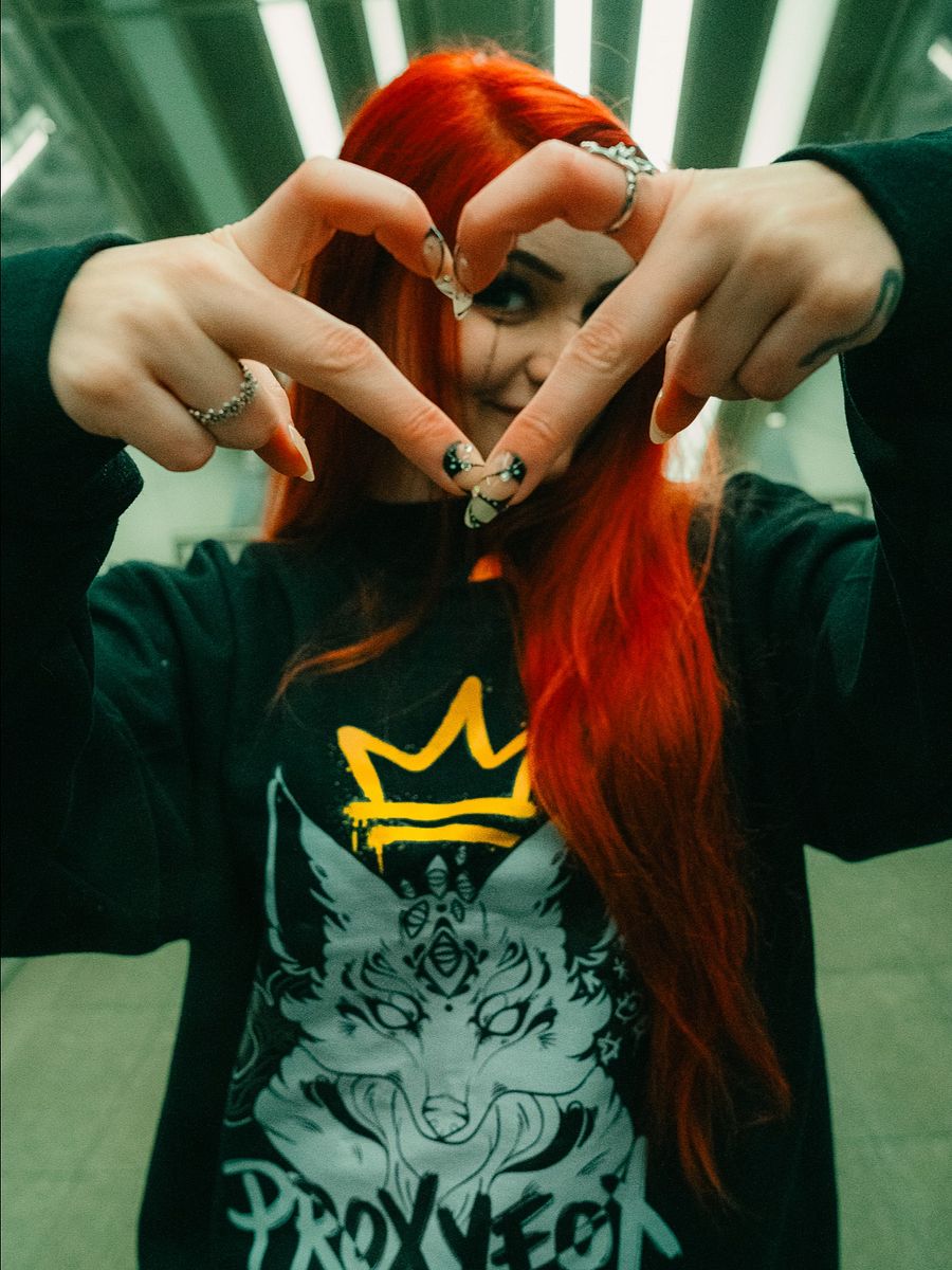 Heavy is the Crown - Sweatshirt product image (3)